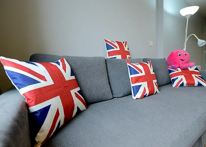 2 Bed Terraced Flat Piccadilly Line